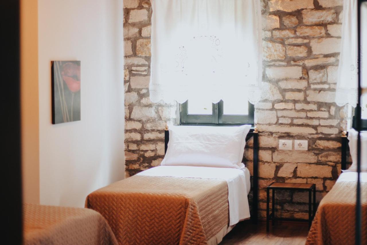 Bujtina Maria Hotel Stegopull ภายนอก รูปภาพ