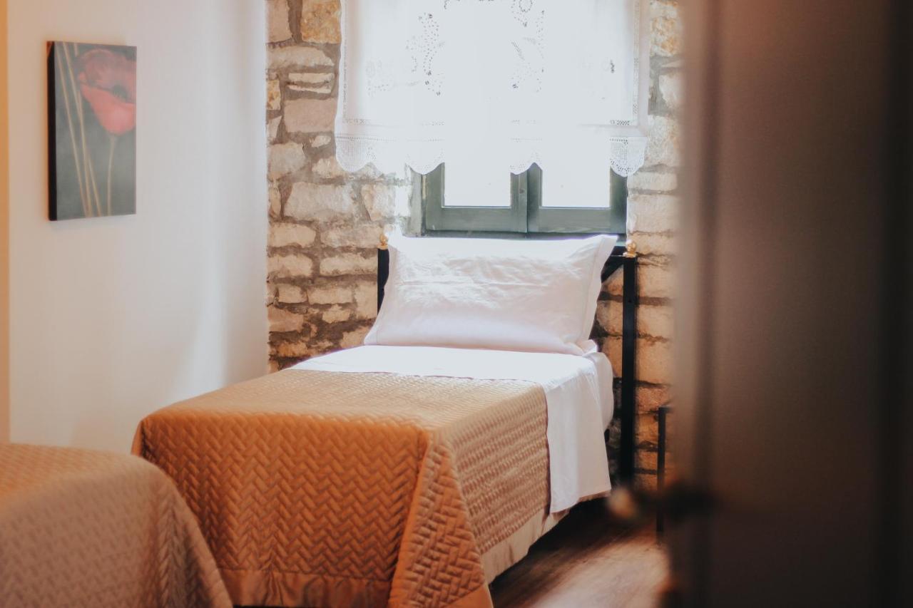 Bujtina Maria Hotel Stegopull ภายนอก รูปภาพ